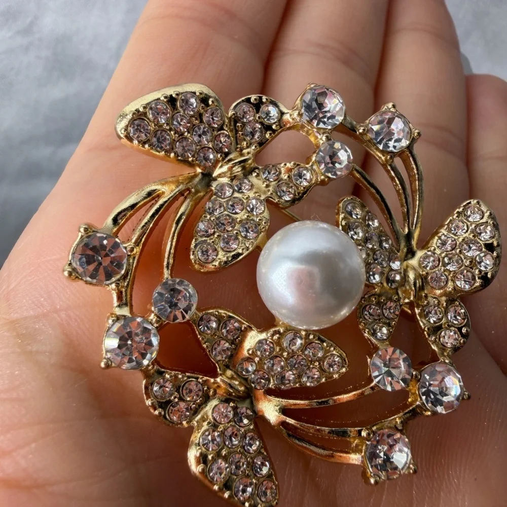Classic Gold Butterfly Brooch Pearl Crystal Vintage Pin